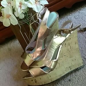 AVON light pink wedges